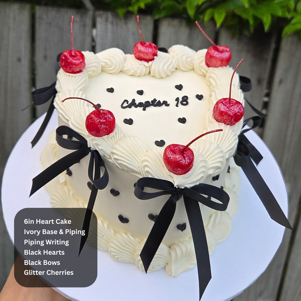 Vintage Heart Piped Cake