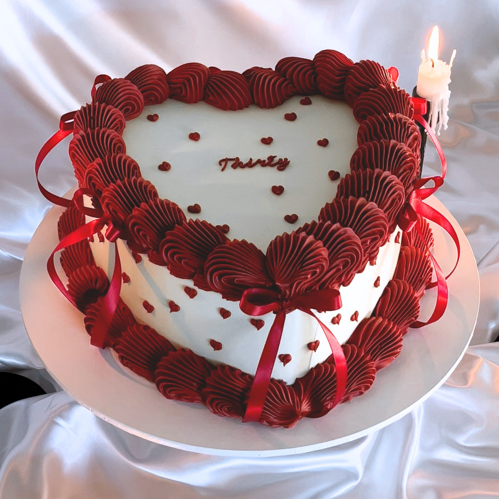 Vintage Heart Piped Cake