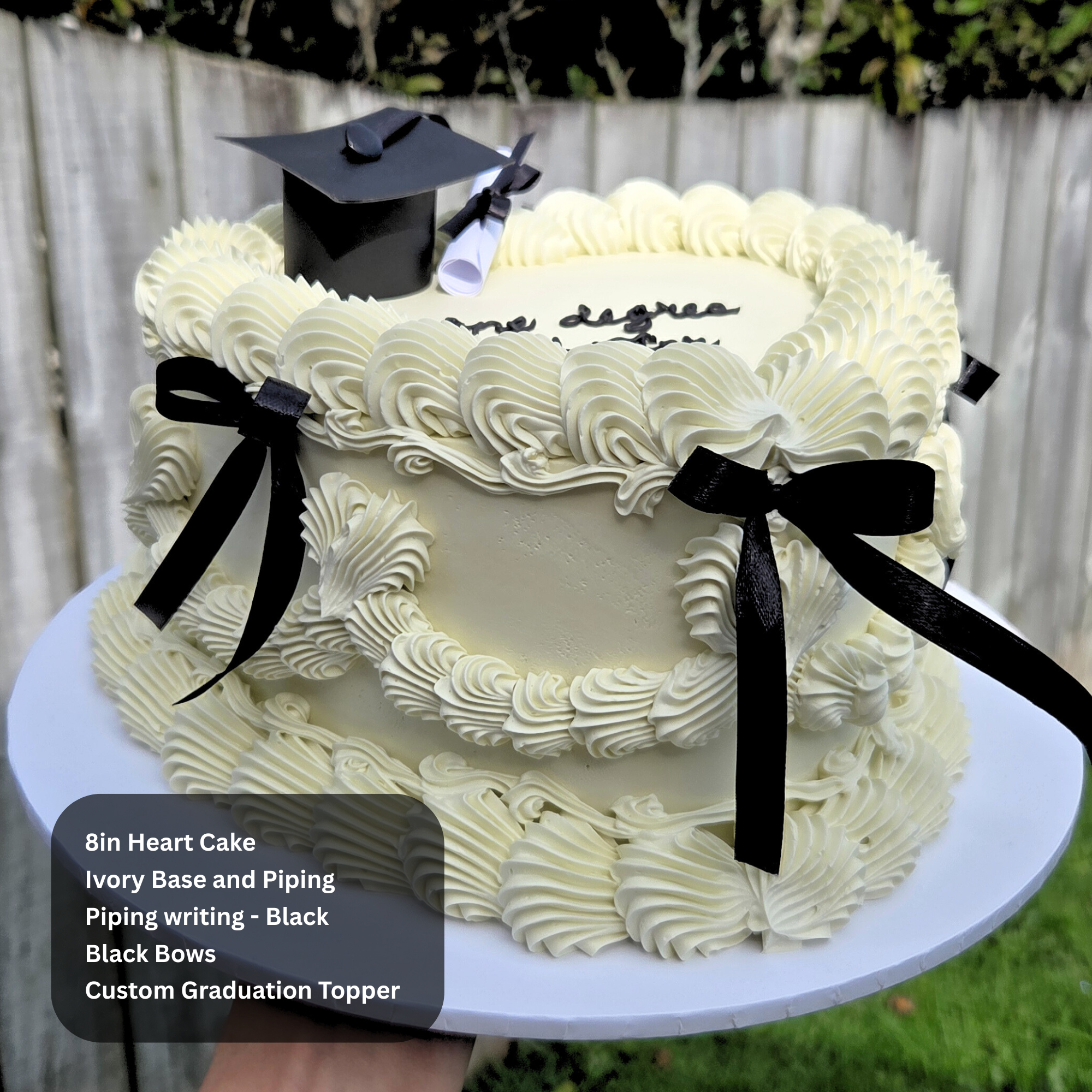 Vintage Shell Piped Cake