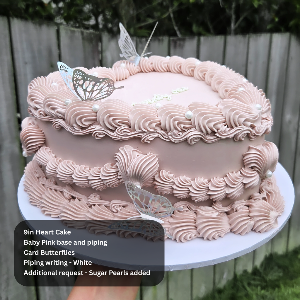 Vintage Shell Piped Cake